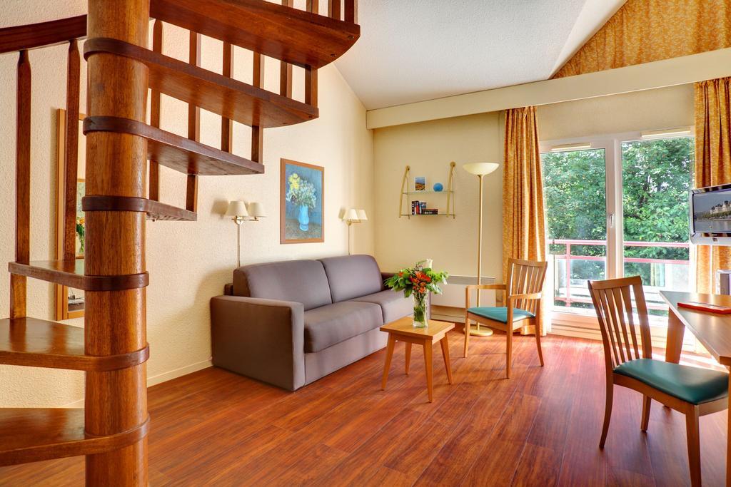 Citadines Geneve Ferney Voltaire Aparthotel Room photo