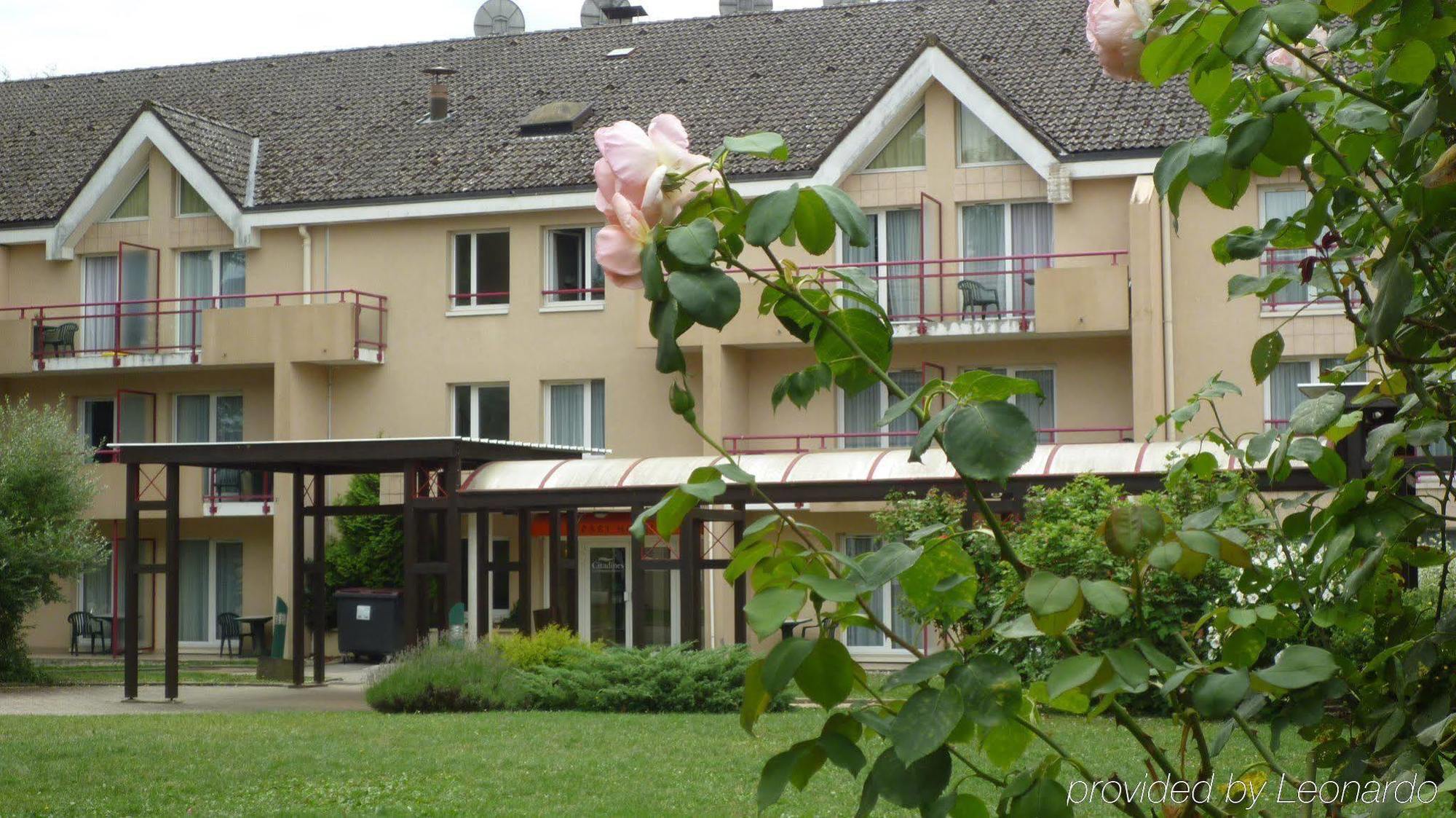 Citadines Geneve Ferney Voltaire Aparthotel Exterior photo